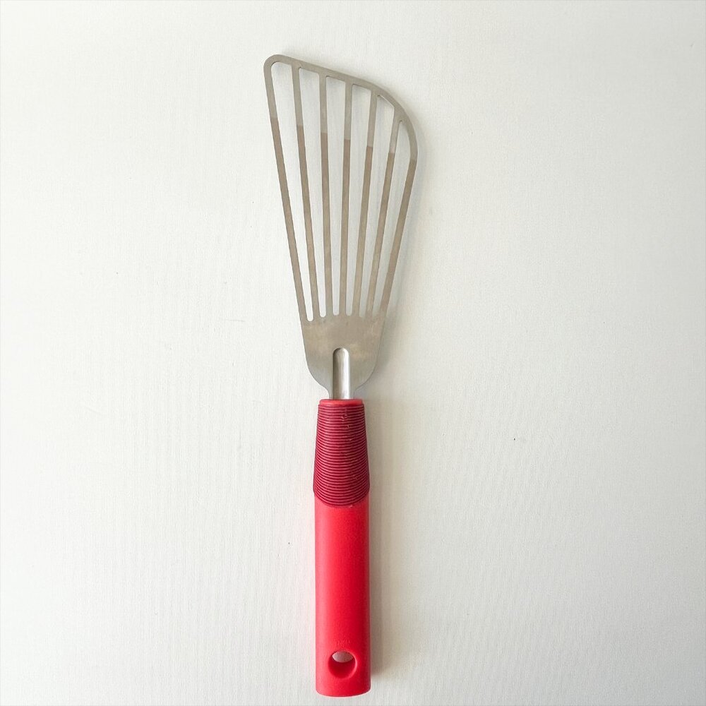 Kuhn Rikon Stainless Fish Spatula - Picture 2 of 4